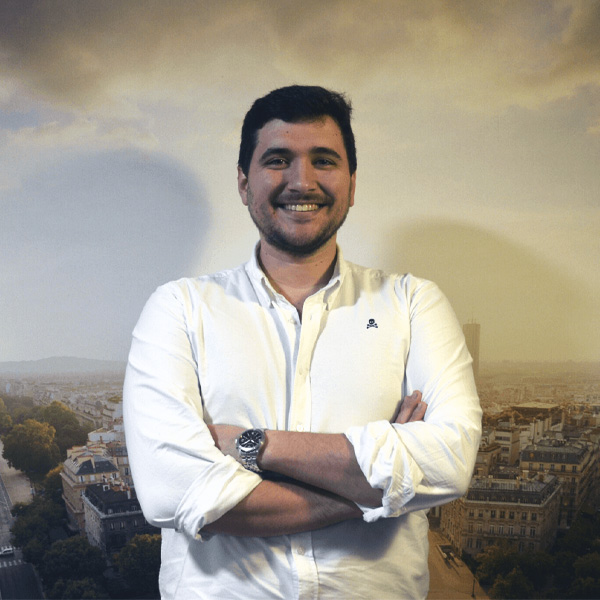 Pedro Rodríguez miembro de nuestra agencia de viajes en el centro de Sevilla